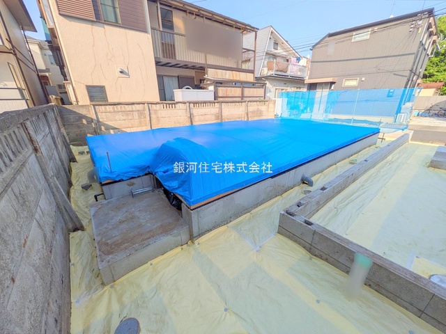 G00374986 東京都調布市上石原１丁目 新築一戸建て 6580万円 土地面積100.79m² (約30.48坪) 建物面積79.39m² (約24.01坪) 間取り２ＳＬＤＫ 築年月2025年07月【外観14】