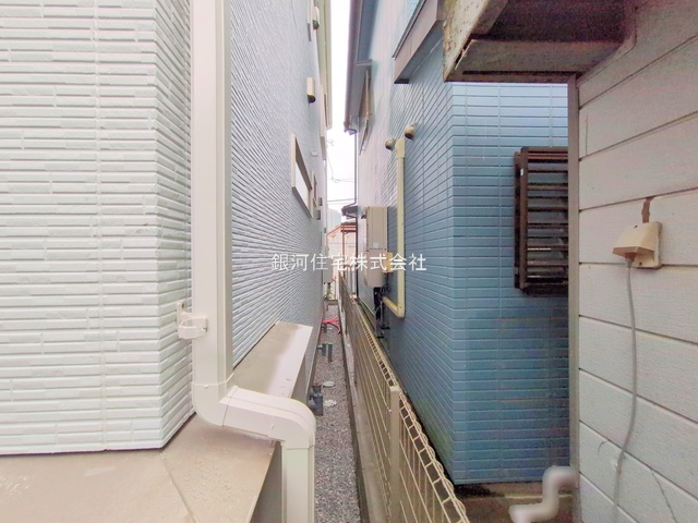 G00374988 神奈川県横浜市港南区港南１丁目 新築一戸建て 4890万円 土地面積85.89m² (約25.98坪) 建物面積78.04m² (約23.60坪) 間取り３ＬＤＫ 築年月2025年04月(築１年以内)【外観9】