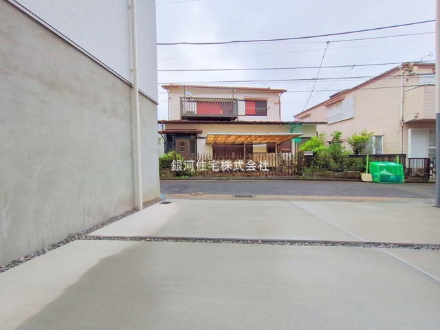 G00374989 神奈川県横浜市港南区港南１丁目 新築一戸建て 5090万円 土地面積85.98m² (約26.00坪) 建物面積82.60m² (約24.98坪) 間取り３ＬＤＫ 築年月2025年04月(築１年以内)【外観4】