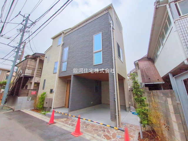 G00374991 東京都中野区野方２丁目 新築一戸建て 9480万円 土地面積75.21m² (約22.75坪) 建物面積128.54m² (約38.88坪) 築年月2025年04月(築１年以内)
