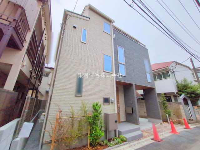 G00374991 東京都中野区野方２丁目 新築一戸建て 9480万円 土地面積75.21m² (約22.75坪) 建物面積128.54m² (約38.88坪) 築年月2025年04月(築１年以内)【外観2】