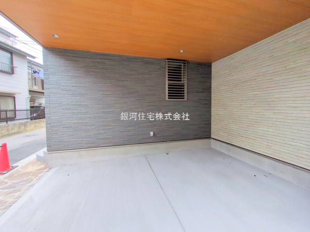 G00374991 東京都中野区野方２丁目 新築一戸建て 9480万円 土地面積75.21m² (約22.75坪) 建物面積128.54m² (約38.88坪) 築年月2025年04月(築１年以内)【外観4】