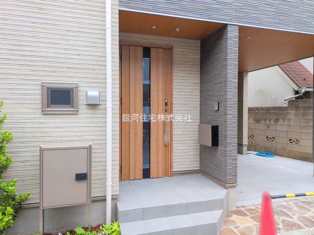 G00374991 東京都中野区野方２丁目 新築一戸建て 9480万円 土地面積75.21m² (約22.75坪) 建物面積128.54m² (約38.88坪) 築年月2025年04月(築１年以内)【外観9】