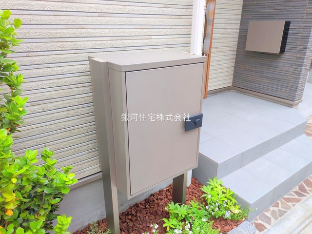 G00374991 東京都中野区野方２丁目 新築一戸建て 9480万円 土地面積75.21m² (約22.75坪) 建物面積128.54m² (約38.88坪) 築年月2025年04月(築１年以内)【外観10】
