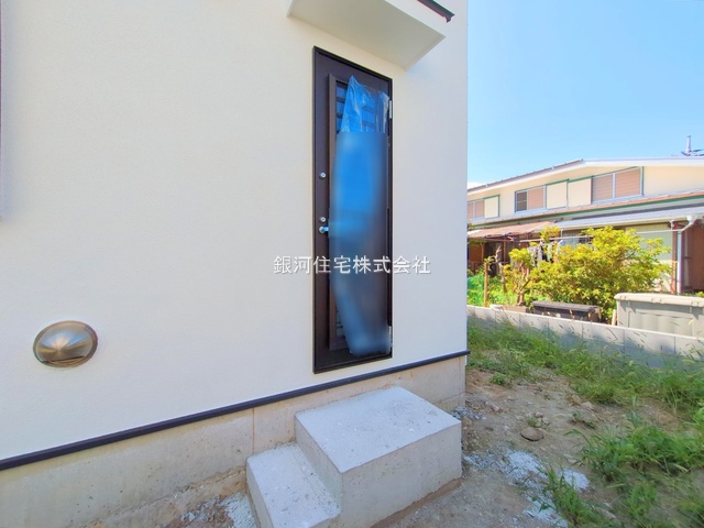 G00375955 神奈川県横浜市栄区野七里１丁目 新築一戸建て 6480万円 土地面積303.82m² (約91.90坪) 建物面積120.06m² (約36.31坪) 間取り５ＬＤＫ 築年月2025年11月【外観4】