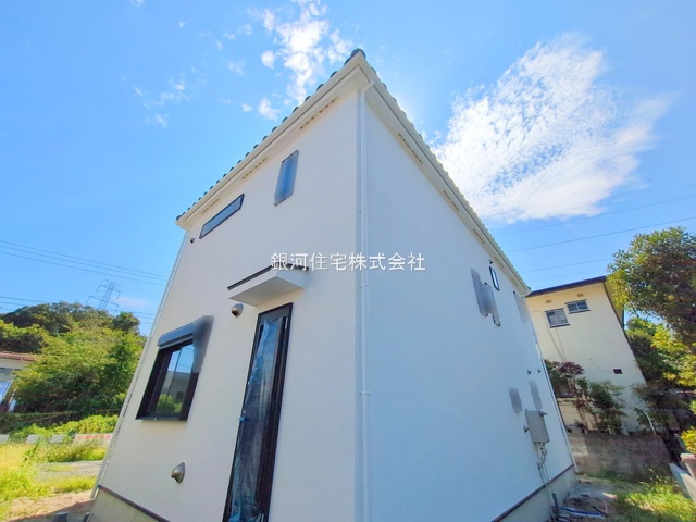 G00375955 神奈川県横浜市栄区野七里１丁目 新築一戸建て 6480万円 土地面積303.82m² (約91.90坪) 建物面積120.06m² (約36.31坪) 間取り５ＬＤＫ 築年月2025年11月【外観15】