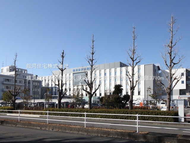 G00375955 神奈川県横浜市栄区野七里１丁目 新築一戸建て 6480万円 土地面積303.82m² (約91.90坪) 建物面積120.06m² (約36.31坪) 間取り５ＬＤＫ 築年月2025年11月【周辺環境】横浜栄共済病院