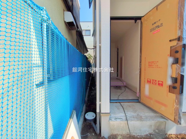 G00376281 神奈川県綾瀬市大上３丁目 新築一戸建て 4399万円 土地面積96.46m² (約29.17坪) 建物面積92.22m² (約27.89坪) 間取り３ＬＤＫ 築年月2025年09月【外観7】