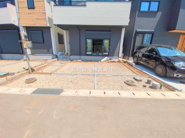G00376654 神奈川県綾瀬市深谷中３丁目 新築一戸建て 4799万円 土地面積111.35m² (約33.68坪) 建物面積105.77m² (約31.99坪) 築年月2025年07月(築１年以内)【外観10】