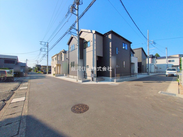 G00376826 神奈川県秦野市曽屋 新築一戸建て 3699万円 土地面積132.28m² (約40.01坪) 建物面積103.71m² (約31.37坪) 間取り５ＬＤＫ 築年月2025年03月(築１年以内)【外観3】