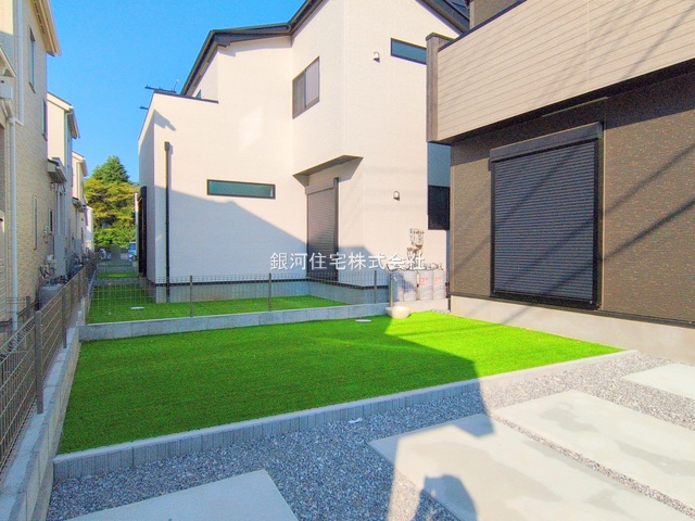 G00376826 神奈川県秦野市曽屋 新築一戸建て 3699万円 土地面積132.28m² (約40.01坪) 建物面積103.71m² (約31.37坪) 間取り５ＬＤＫ 築年月2025年03月(築１年以内)【外観8】