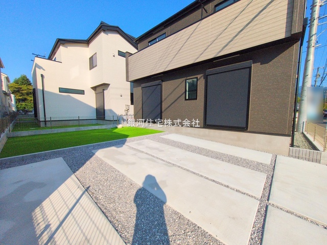 G00376826 神奈川県秦野市曽屋 新築一戸建て 3699万円 土地面積132.28m² (約40.01坪) 建物面積103.71m² (約31.37坪) 間取り５ＬＤＫ 築年月2025年03月(築１年以内)【外観9】