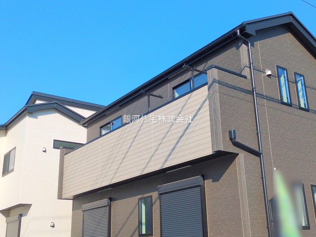G00376826 神奈川県秦野市曽屋 新築一戸建て 3699万円 土地面積132.28m² (約40.01坪) 建物面積103.71m² (約31.37坪) 間取り５ＬＤＫ 築年月2025年03月(築１年以内)【外観12】