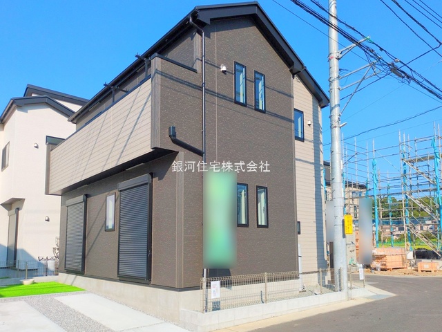 G00376826 神奈川県秦野市曽屋 新築一戸建て 3699万円 土地面積132.28m² (約40.01坪) 建物面積103.71m² (約31.37坪) 間取り５ＬＤＫ 築年月2025年03月(築１年以内)【外観14】
