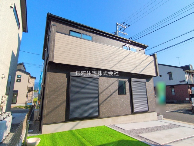 G00376826 神奈川県秦野市曽屋 新築一戸建て 3699万円 土地面積132.28m² (約40.01坪) 建物面積103.71m² (約31.37坪) 間取り５ＬＤＫ 築年月2025年03月(築１年以内)【外観16】