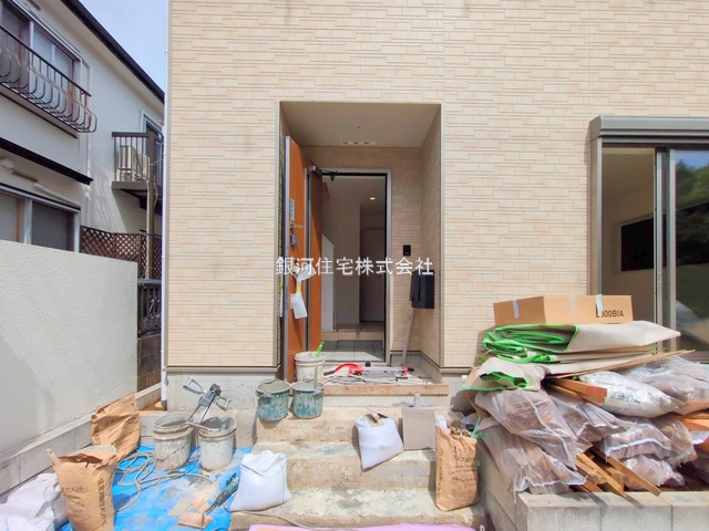 G00377277 神奈川県綾瀬市深谷上５丁目 新築一戸建て 3380万円 土地面積107.43m² (約32.49坪) 建物面積93.95m² (約28.41坪) 間取り３ＬＤＫ 築年月2025年07月(築１年以内)【外観5】