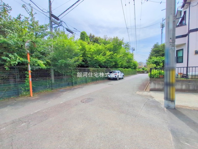 G00377277 神奈川県綾瀬市深谷上５丁目 新築一戸建て 3380万円 土地面積107.43m² (約32.49坪) 建物面積93.95m² (約28.41坪) 間取り３ＬＤＫ 築年月2025年07月(築１年以内)【外観16】