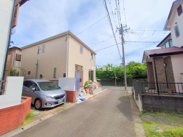 G00377277 神奈川県綾瀬市深谷上５丁目 新築一戸建て 3380万円 土地面積107.43m² (約32.49坪) 建物面積93.95m² (約28.41坪) 間取り３ＬＤＫ 築年月2025年07月(築１年以内)【外観17】