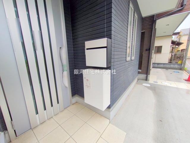 G00377315 東京都府中市紅葉丘１丁目 新築一戸建て 4480万円 土地面積58.50m² (約17.69坪) 建物面積69.24m² (約20.94坪) 築年月2024年12月(築１年以内)【外観5】