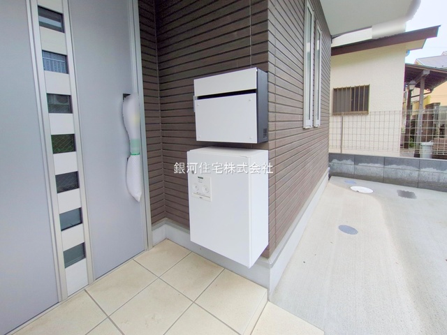 G00377316 東京都府中市紅葉丘１丁目 新築一戸建て 4580万円 土地面積58.51m² (約17.69坪) 建物面積69.24m² (約20.94坪) 築年月2024年12月(築１年以内)【外観4】