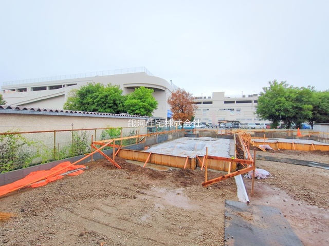 G00377317 埼玉県上尾市緑丘３丁目 新築一戸建て 5198万円 土地面積205.79m² (約62.25坪) 建物面積100.19m² (約30.30坪) 間取り３ＬＤＫ 築年月2025年09月【外観4】