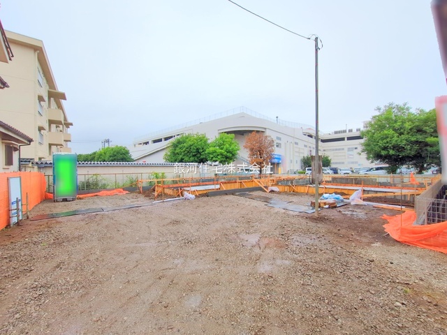 G00377318 埼玉県上尾市緑丘３丁目 新築一戸建て 5398万円 土地面積170.15m² (約51.47坪) 建物面積105.57m² (約31.93坪) 間取り３ＬＤＫ 築年月2025年09月【外観4】