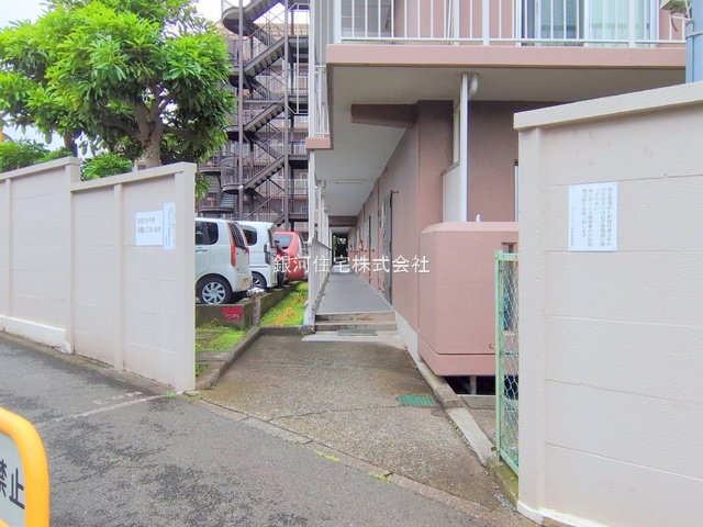 G00377635 神奈川県横浜市戸塚区戸塚町 中古マンション 2299万円 専有面積65.32m² (約19.75坪) 間取り３ＬＤＫ 所在階5階 築年月1984年02月(築41年)【外観6】