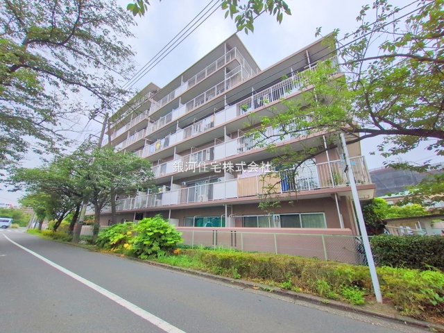 G00377635 神奈川県横浜市戸塚区戸塚町 中古マンション 2299万円 専有面積65.32m² (約19.75坪) 間取り３ＬＤＫ 所在階5階 築年月1984年02月(築41年)【外観8】