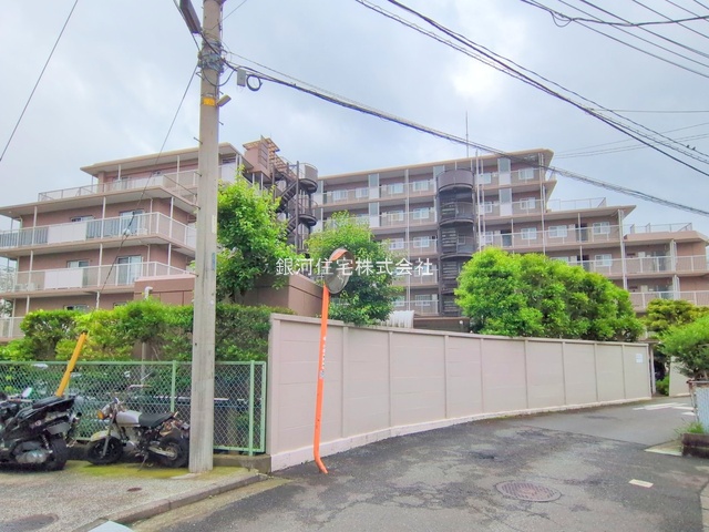G00377635 神奈川県横浜市戸塚区戸塚町 中古マンション 2299万円 専有面積65.32m² (約19.75坪) 間取り３ＬＤＫ 所在階5階 築年月1984年02月(築41年)【外観10】