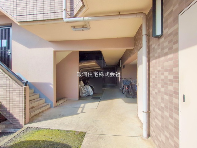 G00377644 神奈川県横浜市磯子区磯子３丁目 中古マンション 4980万円 専有面積81.72m² (約24.72坪) 間取り３ＬＤＫ 所在階6階 築年月1994年09月(築30年)【外観9】
