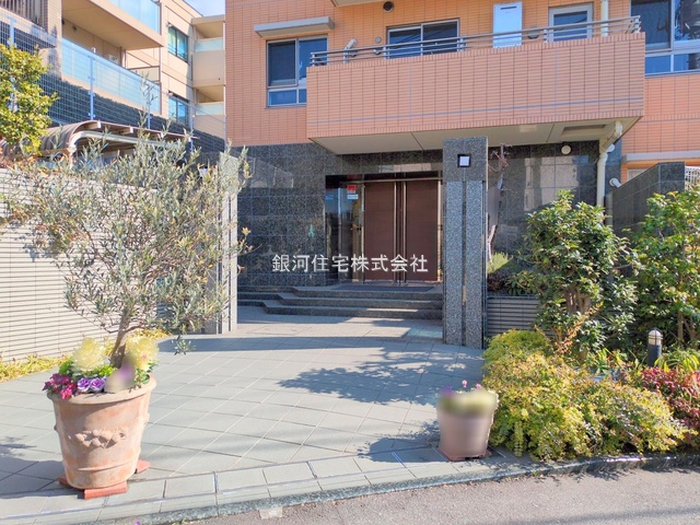 G00377674 東京都渋谷区初台２丁目 中古マンション 1億1490万円 専有面積65.50m² (約19.81坪) 間取り２ＬＤＫ 所在階4階 築年月2005年02月(築20年)【外観3】