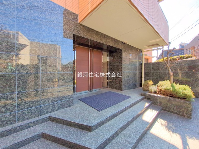 G00377674 東京都渋谷区初台２丁目 中古マンション 1億1490万円 専有面積65.50m² (約19.81坪) 間取り２ＬＤＫ 所在階4階 築年月2005年02月(築20年)【外観5】