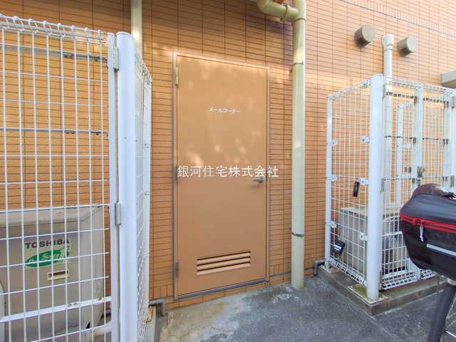 G00377674 東京都渋谷区初台２丁目 中古マンション 1億1490万円 専有面積65.50m² (約19.81坪) 間取り２ＬＤＫ 所在階4階 築年月2005年02月(築20年)【外観12】