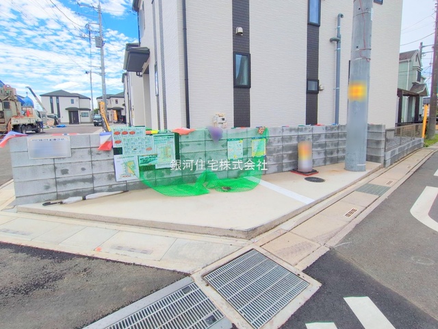 G00377840 埼玉県川口市大字安行小山 新築一戸建て 3990万円 土地面積100.09m² (約30.27坪) 建物面積95.64m² (約28.93坪) 間取り３ＳＬＤＫ 築年月2025年11月【外観8】