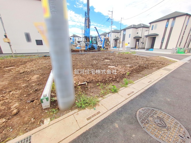 G00377840 埼玉県川口市大字安行小山 新築一戸建て 3990万円 土地面積100.09m² (約30.27坪) 建物面積95.64m² (約28.93坪) 間取り３ＳＬＤＫ 築年月2025年11月【外観12】