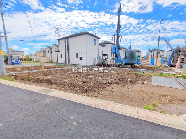 G00377840 埼玉県川口市大字安行小山 新築一戸建て 3990万円 土地面積100.09m² (約30.27坪) 建物面積95.64m² (約28.93坪) 間取り３ＳＬＤＫ 築年月2025年11月【外観13】