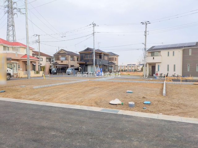 G00377841 埼玉県川口市大字安行小山 新築一戸建て 3890万円 土地面積100.09m² (約30.27坪) 建物面積97.71m² (約29.55坪) 間取り３ＳＬＤＫ 築年月2025年11月【外観18】