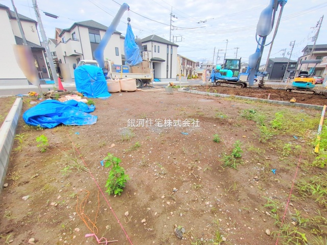 G00377842 埼玉県川口市大字安行小山 新築一戸建て 3890万円 土地面積100.08m² (約30.27坪) 建物面積94.18m² (約28.48坪) 間取り３ＳＬＤＫ 築年月2025年09月【外観5】
