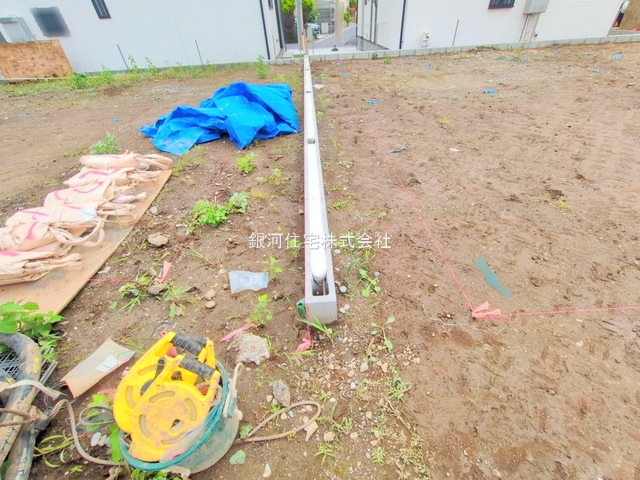 G00377842 埼玉県川口市大字安行小山 新築一戸建て 3890万円 土地面積100.08m² (約30.27坪) 建物面積94.18m² (約28.48坪) 間取り３ＳＬＤＫ 築年月2025年09月【外観10】