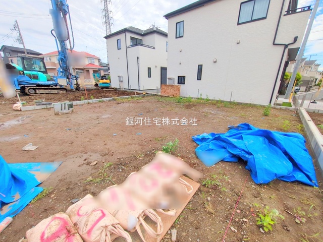 G00377842 埼玉県川口市大字安行小山 新築一戸建て 3890万円 土地面積100.08m² (約30.27坪) 建物面積94.18m² (約28.48坪) 間取り３ＳＬＤＫ 築年月2025年09月【外観12】