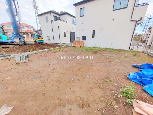 G00377842 埼玉県川口市大字安行小山 新築一戸建て 3890万円 土地面積100.08m² (約30.27坪) 建物面積94.18m² (約28.48坪) 間取り３ＳＬＤＫ 築年月2025年09月【外観13】
