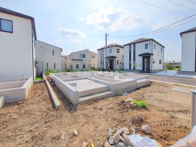 G00377844 埼玉県川口市大字安行小山 新築一戸建て 4090万円 土地面積105.10m² (約31.79坪) 建物面積98.12m² (約29.68坪) 間取り３ＳＬＤＫ 築年月2025年11月【外観2】