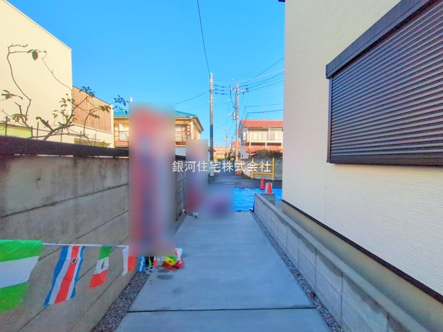 G00377947 東京都練馬区石神井町６丁目 新築一戸建て 6980万円 土地面積88.40m² (約26.74坪) 建物面積75.87m² (約22.95坪) 間取り２ＬＤＫ 築年月2025年11月(築１年以内)【外観10】