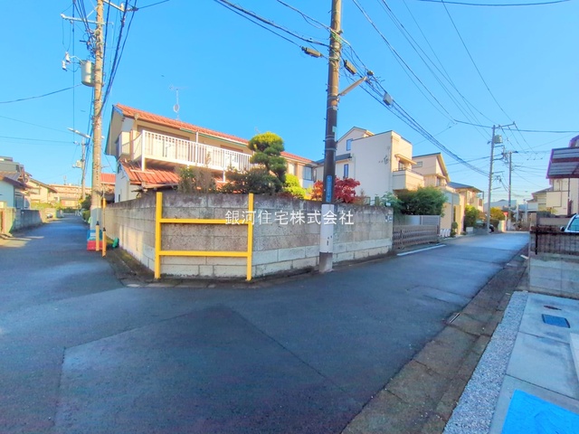 G00377947 東京都練馬区石神井町６丁目 新築一戸建て 6980万円 土地面積88.40m² (約26.74坪) 建物面積75.87m² (約22.95坪) 間取り２ＬＤＫ 築年月2025年11月(築１年以内)【外観12】