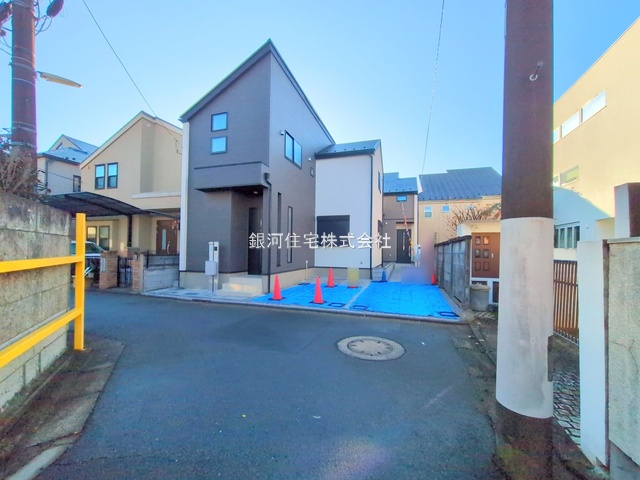 G00377947 東京都練馬区石神井町６丁目 新築一戸建て 6980万円 土地面積88.40m² (約26.74坪) 建物面積75.87m² (約22.95坪) 間取り２ＬＤＫ 築年月2025年11月(築１年以内)【外観13】