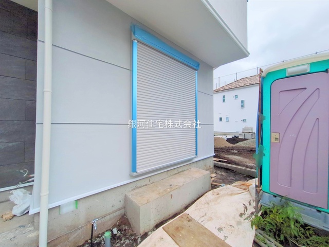 G00378058 神奈川県綾瀬市蓼川３丁目 新築一戸建て 4780万円 土地面積112.75m² (約34.10坪) 建物面積100.19m² (約30.30坪) 間取り４ＬＤＫ 築年月2025年08月【外観7】