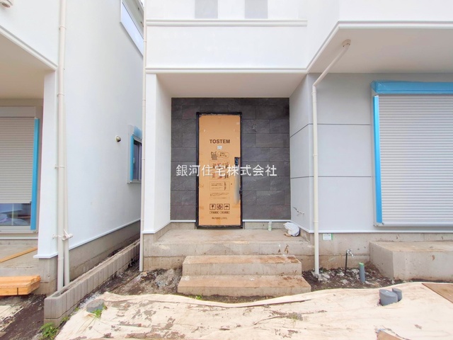 G00378058 神奈川県綾瀬市蓼川３丁目 新築一戸建て 4780万円 土地面積112.75m² (約34.10坪) 建物面積100.19m² (約30.30坪) 間取り４ＬＤＫ 築年月2025年08月【外観8】