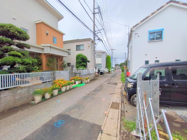 G00378058 神奈川県綾瀬市蓼川３丁目 新築一戸建て 4780万円 土地面積112.75m² (約34.10坪) 建物面積100.19m² (約30.30坪) 間取り４ＬＤＫ 築年月2025年08月【外観12】
