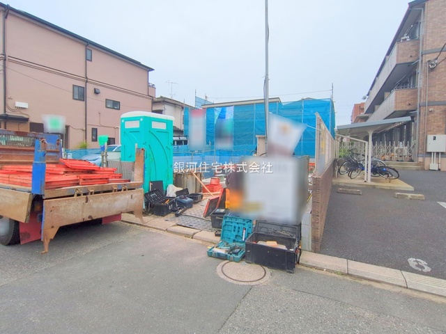 G00378119 千葉県市川市新井３丁目 新築一戸建て 6790万円 土地面積66.11m² (約19.99坪) 建物面積112.85m² (約34.13坪) 間取り３ＳＬＤＫ 築年月2025年08月【外観8】