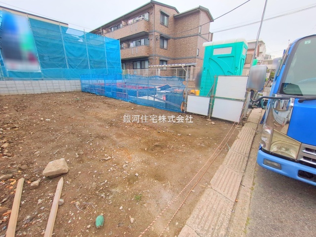 G00378119 千葉県市川市新井３丁目 新築一戸建て 6790万円 土地面積66.11m² (約19.99坪) 建物面積112.85m² (約34.13坪) 間取り３ＳＬＤＫ 築年月2025年08月【外観10】